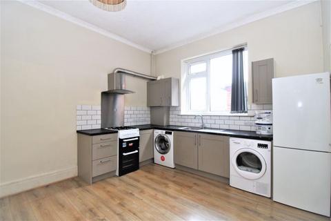 3 bedroom apartment to rent, Southcoates Lane, Hull, HU9