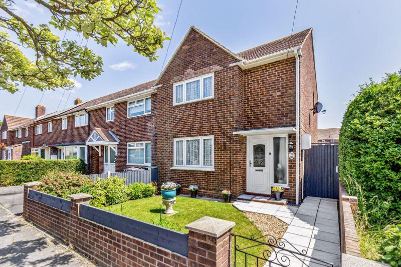 Middle Park Way, Havant 2 bed end of terrace house for sale £255,000