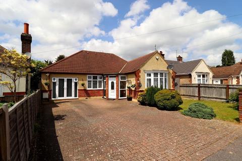 4 bedroom detached bungalow for sale - Ryecroft Way, Stopsley, Luton, Bedfordshire, LU2 7TU