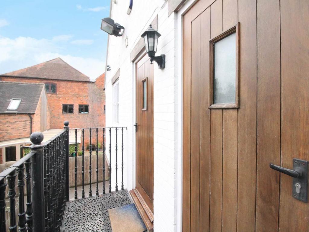 25 High Street, Pershore, Worcestershire 1 bed house to rent £625 pcm