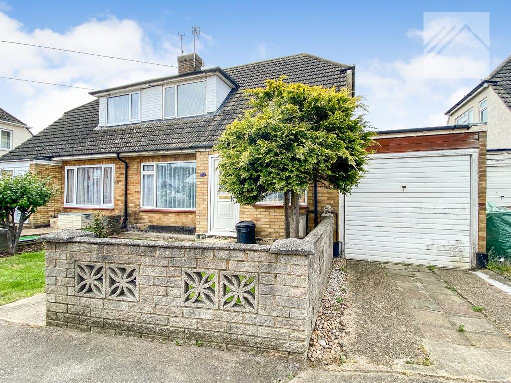 St. Johns Crescent, Canvey Island 3 bed semidetached house for sale