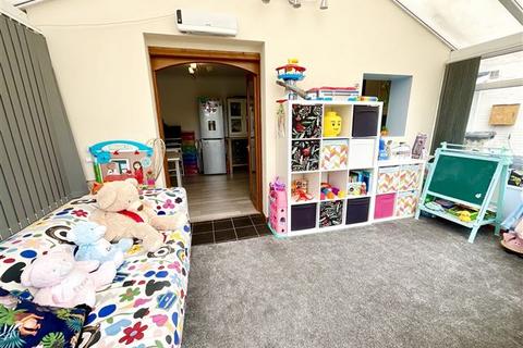 24 Newman Drive, Sheffield, S9 1LZ