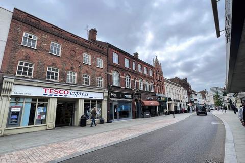 Retail property (high street) to rent, 61 High Street, Bedford, Bedfordshire, MK40 1RZ