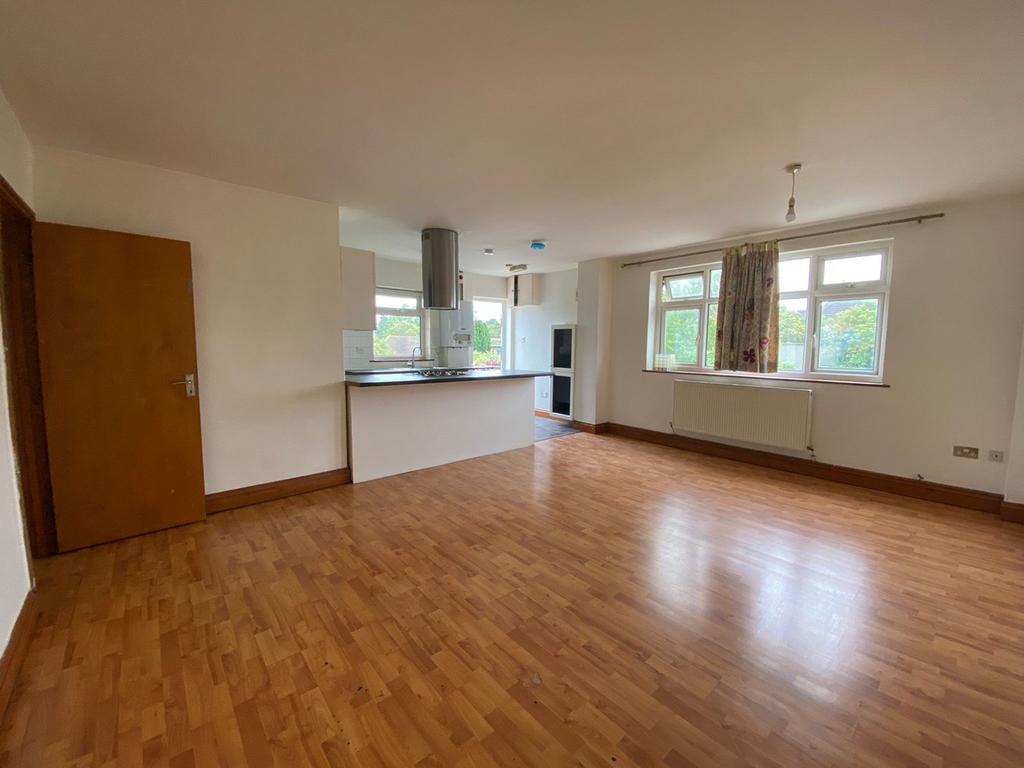 Rochester Road, Gravesend, DA12 2 bed flat to rent £1,400 pcm (£323 pw)