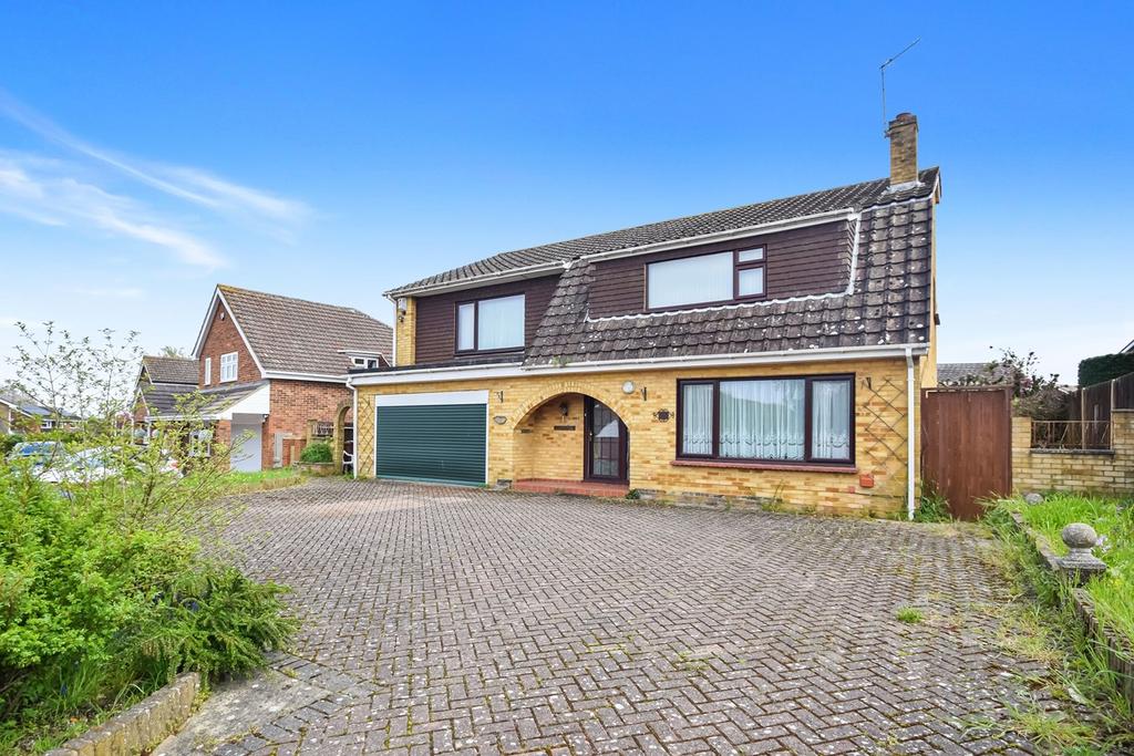 Lambourn Way, Lords Wood, ME5 5 bed detached house for sale £580,000