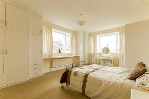 5 bedroom detached house for sale, Milner Way, Ossett, West Yorkshire