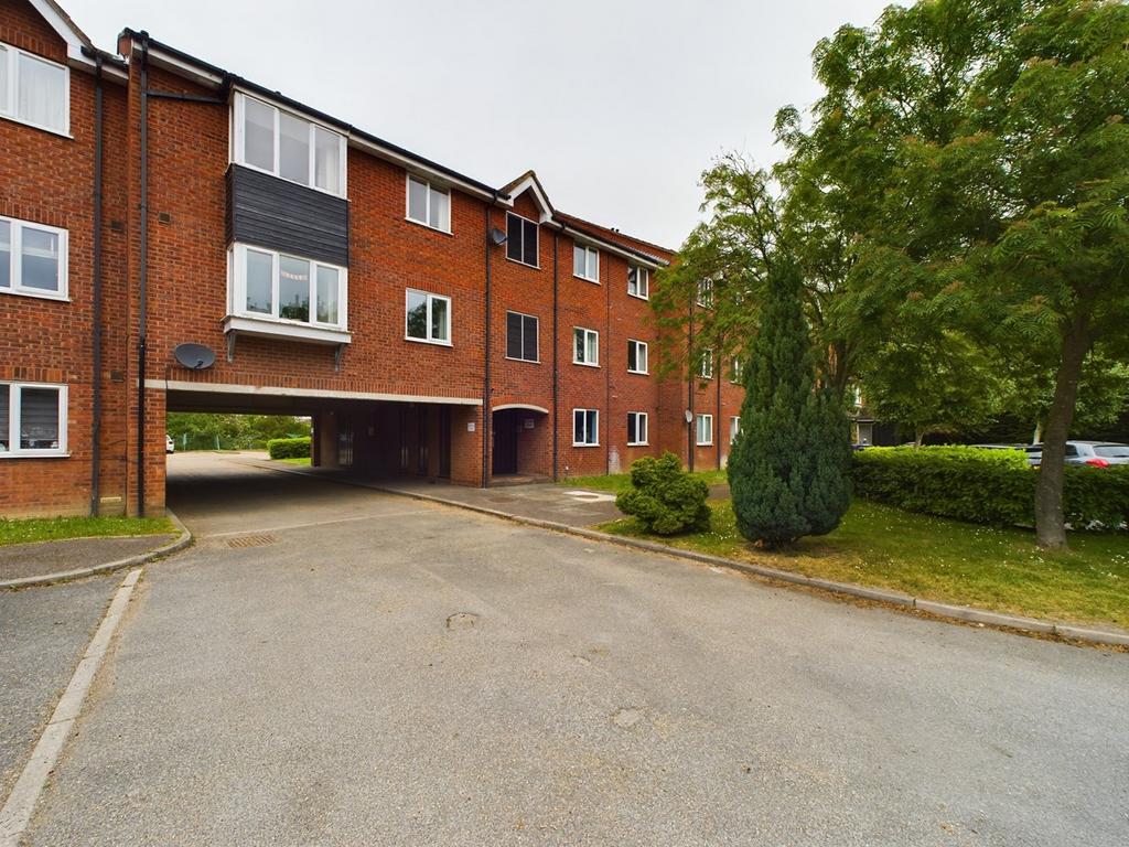 Millstream Close, HITCHIN, SG4 1 bed flat for sale £180,000