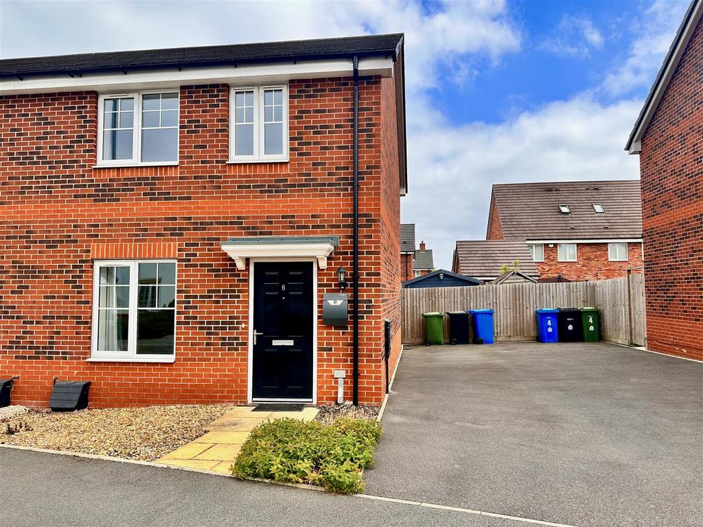 Thelwell Drive, Codsall, Wolverhampton 2 bed semidetached house for