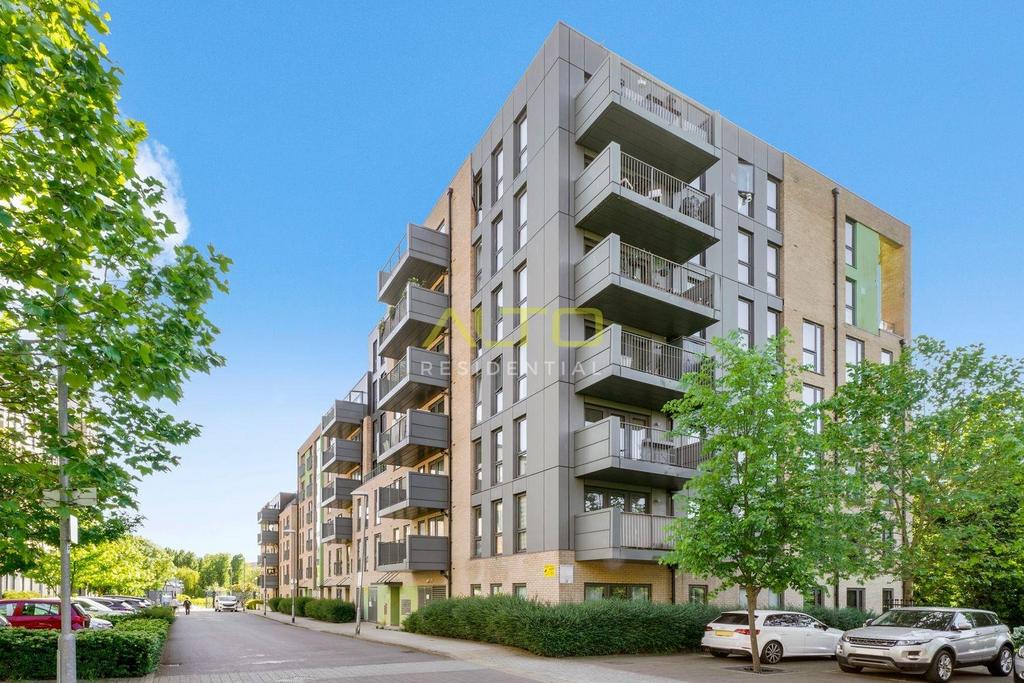 Nobel Close, London, NW9 2 bed flat for sale £400,000