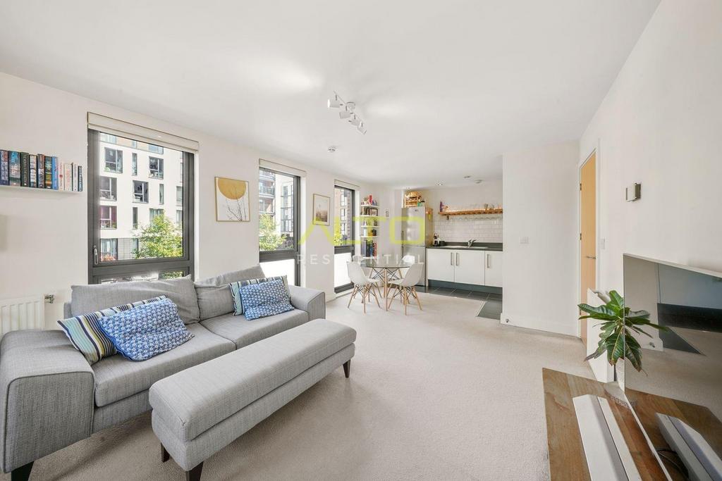 Nobel Close, London, NW9 2 bed flat for sale £400,000