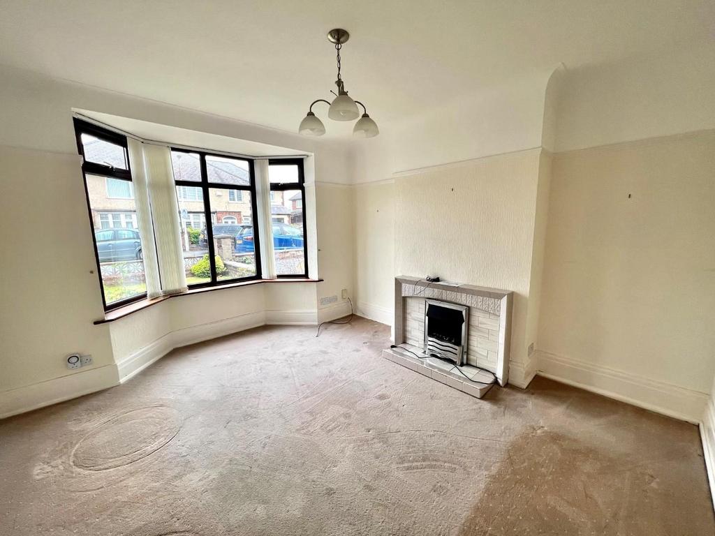 Old Hall Drive, Whitby, Ellesmere Port 3 bed semidetached house for