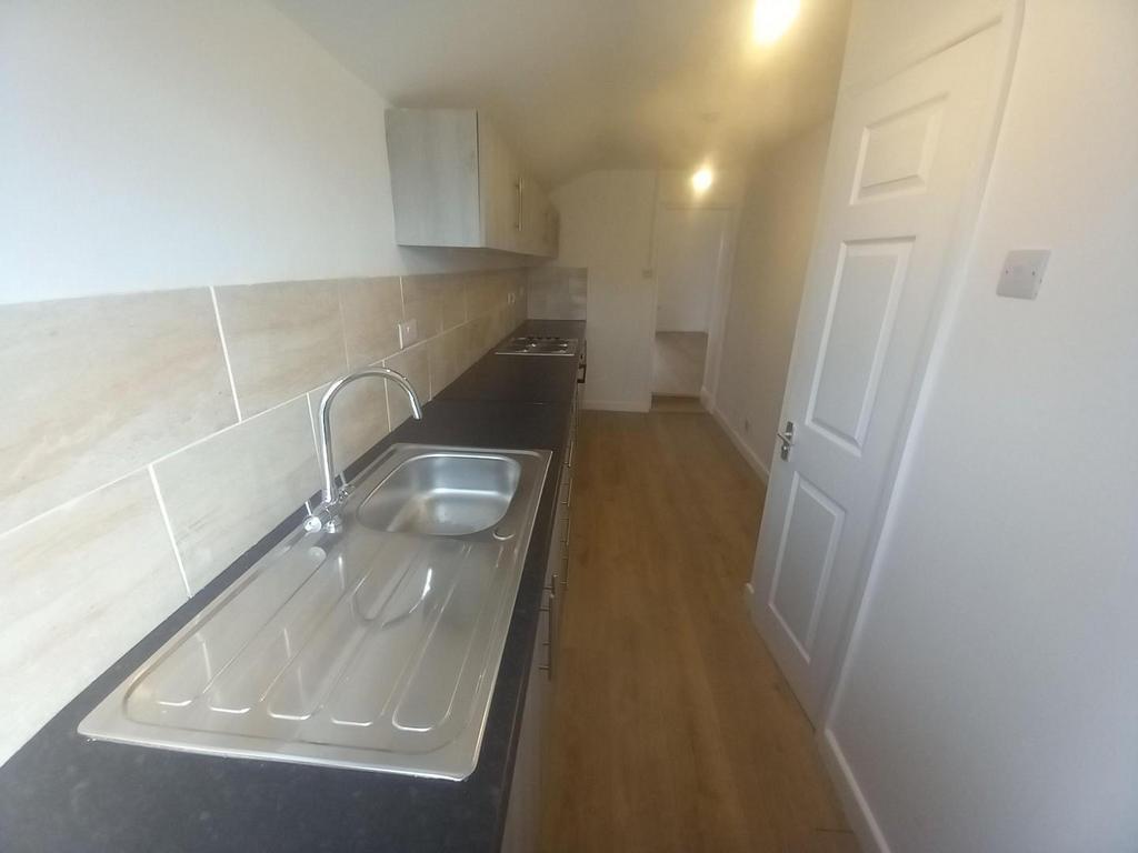 Kitchen 1.jpg