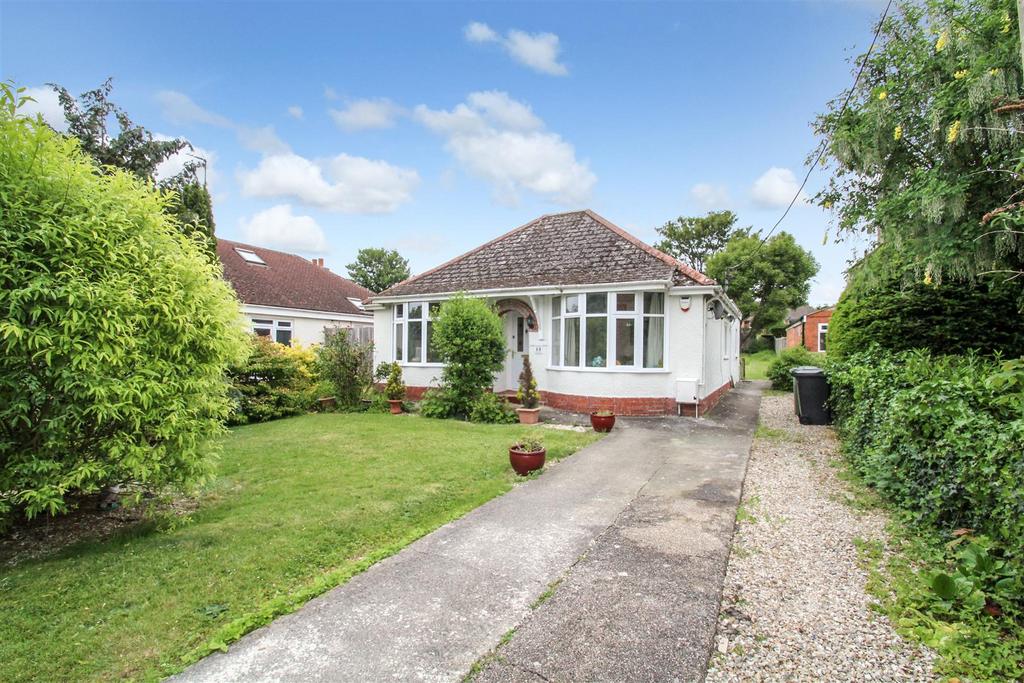 Station Road, Chiseldon 3 bed detached bungalow for sale £350,000