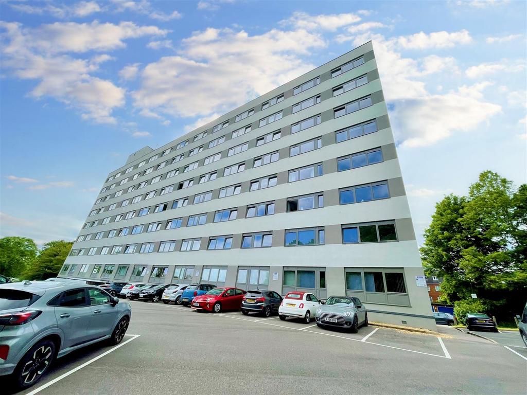 Regent House, Hubert Road, Brentwood 2 bed flat for sale £280,000