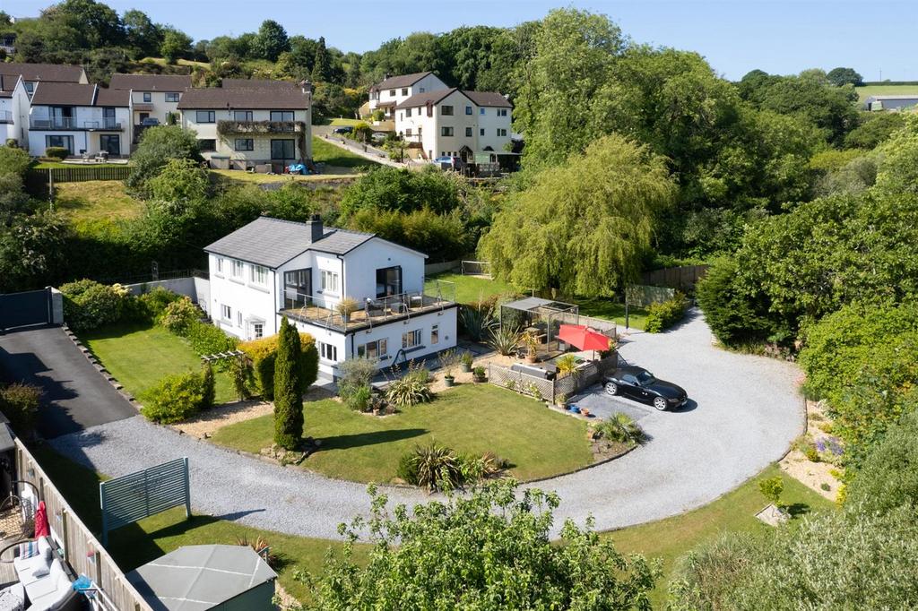 Ragged Staff, SAUNDERSFOOT, Pembrokeshire. SA69 4 bed house for sale