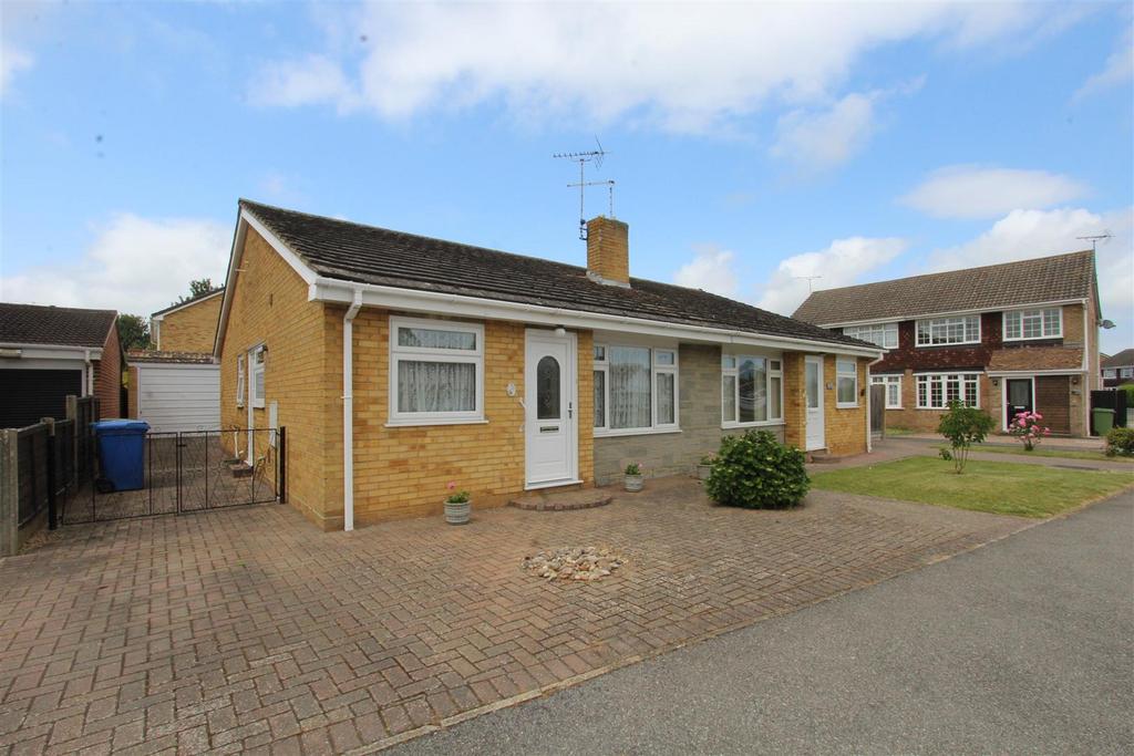 Auckland Drive, Sittingbourne 3 bed semidetached bungalow for sale £