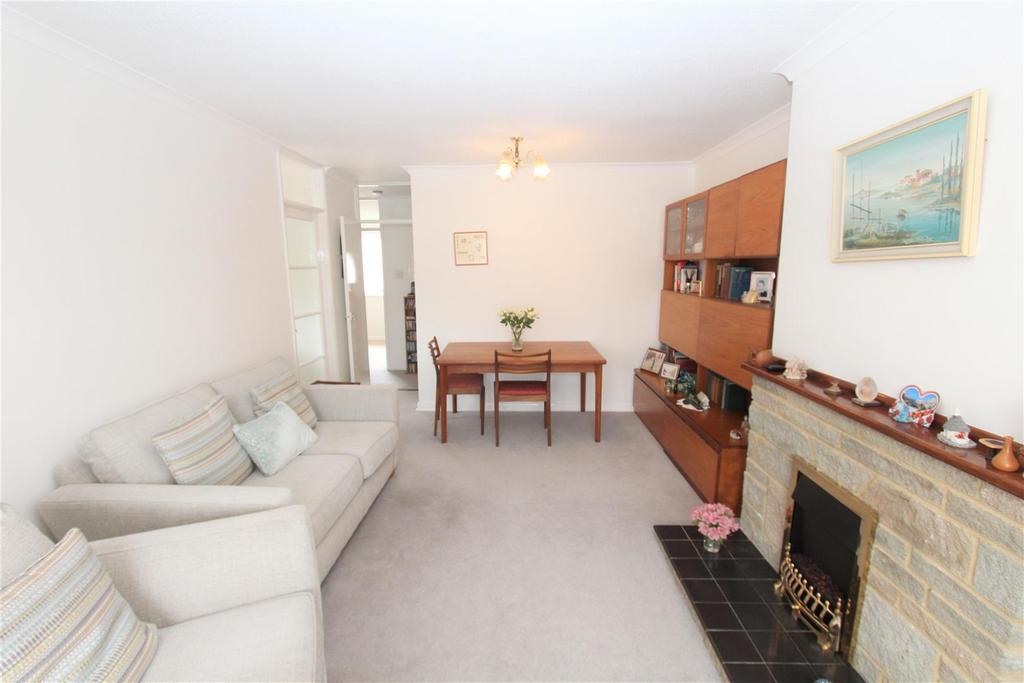 Auckland Drive, Sittingbourne 3 bed semidetached bungalow for sale £