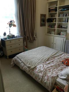 1 bedroom flat to rent, Cornwall Crescent, London