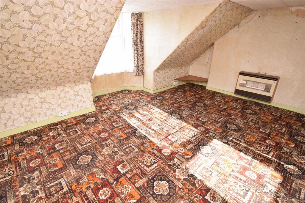 Bedroom second floor (2).jpg