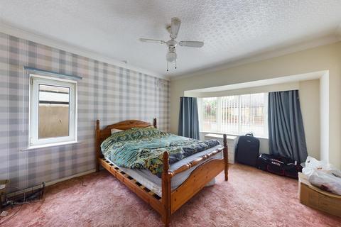 2 bedroom semi-detached bungalow for sale - Kingston Road, Bridlington