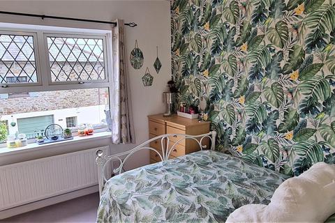 9 Glenview, Tywardreath, Par, PL24 2PR