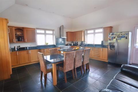 6 bedroom country house for sale, Saron, Llandysul