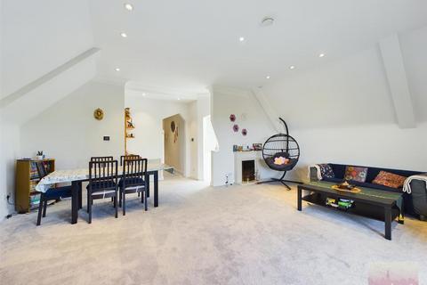 2 bedroom flat to rent, Palmerston Court, Elmfield Close, Harrow on the Hill