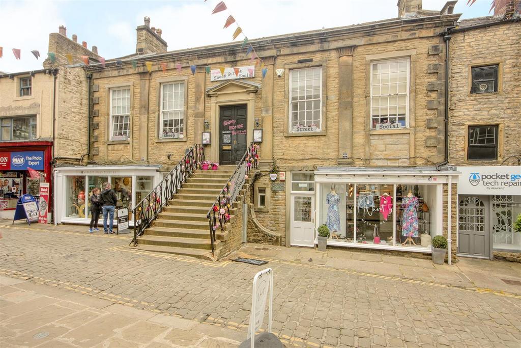 First Floor, Sheep Street, Skipton Property to rent £1,458 pcm (£337 pw)