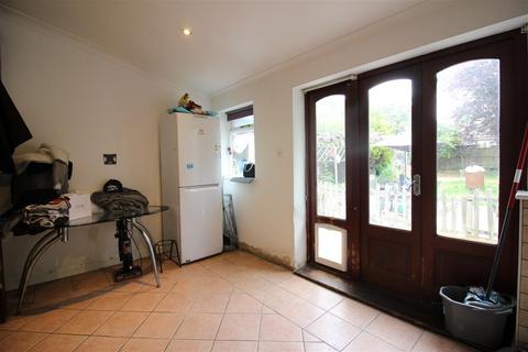 126 Chapel Fields, Harlow, CM17 9EP