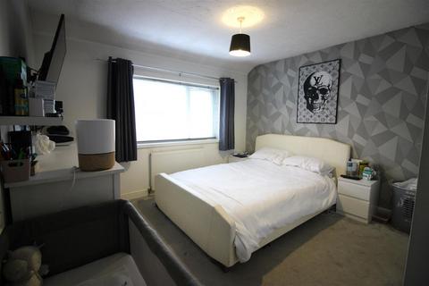 126 Chapel Fields, Harlow, CM17 9EP