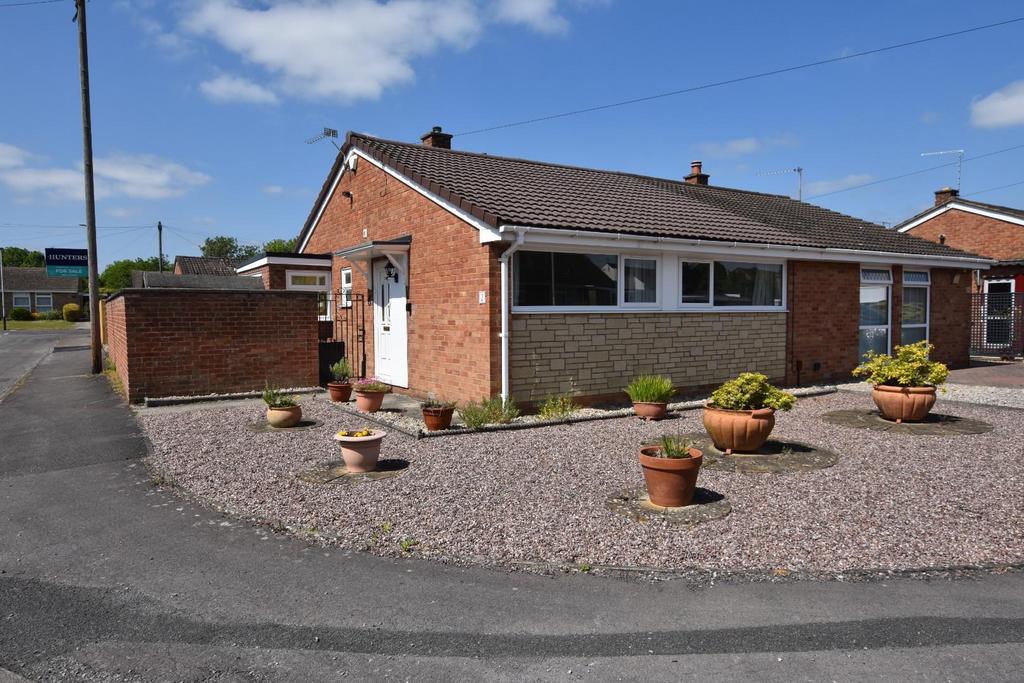 Kingscote Avenue, Cheltenham 2 bed semidetached bungalow for sale £