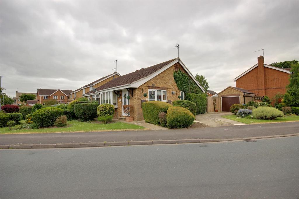 Rowan Avenue, Beverley 2 bed semidetached bungalow for sale £225,000