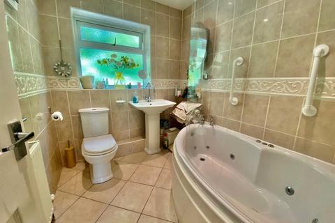 Glas Coed Dolywern, Pontfadog, Llangollen, LL20 7AG