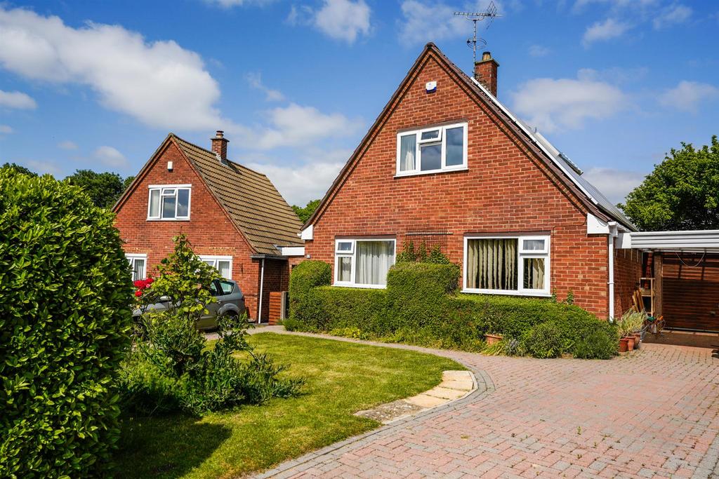 Cavendish Avenue, Churchdown, Gloucester 3 bed detached house for sale