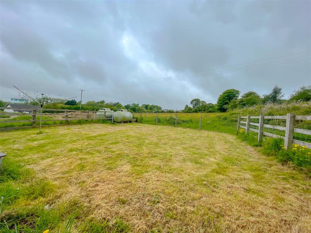Capel Iwan, Newcastle Emlyn 3 bed semidetached house for sale £225,000