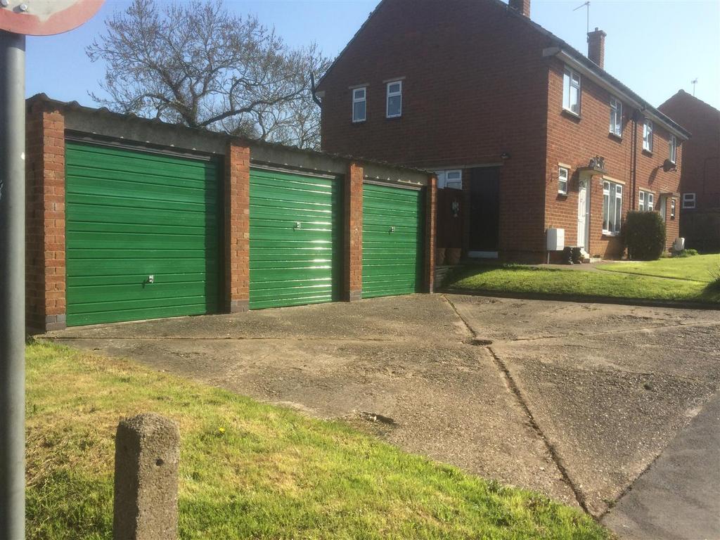 Ashby Rise, Great Glen, Leicester 1 bed property with land £80,000