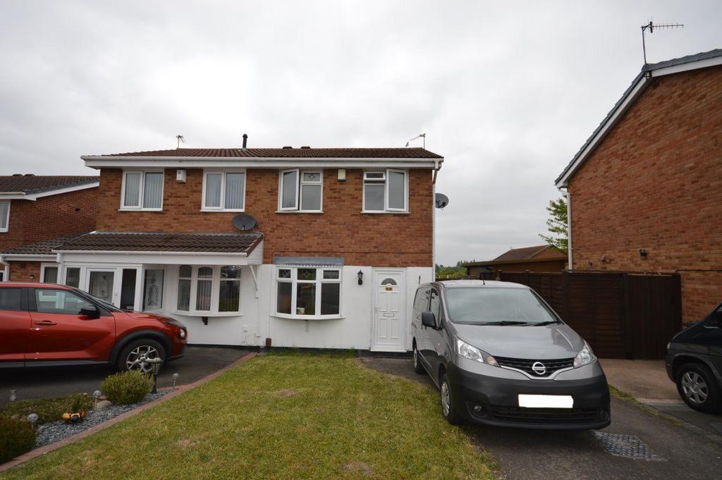 Brompton Drive, Brierley Hill 2 bed semidetached house £825 pcm (£