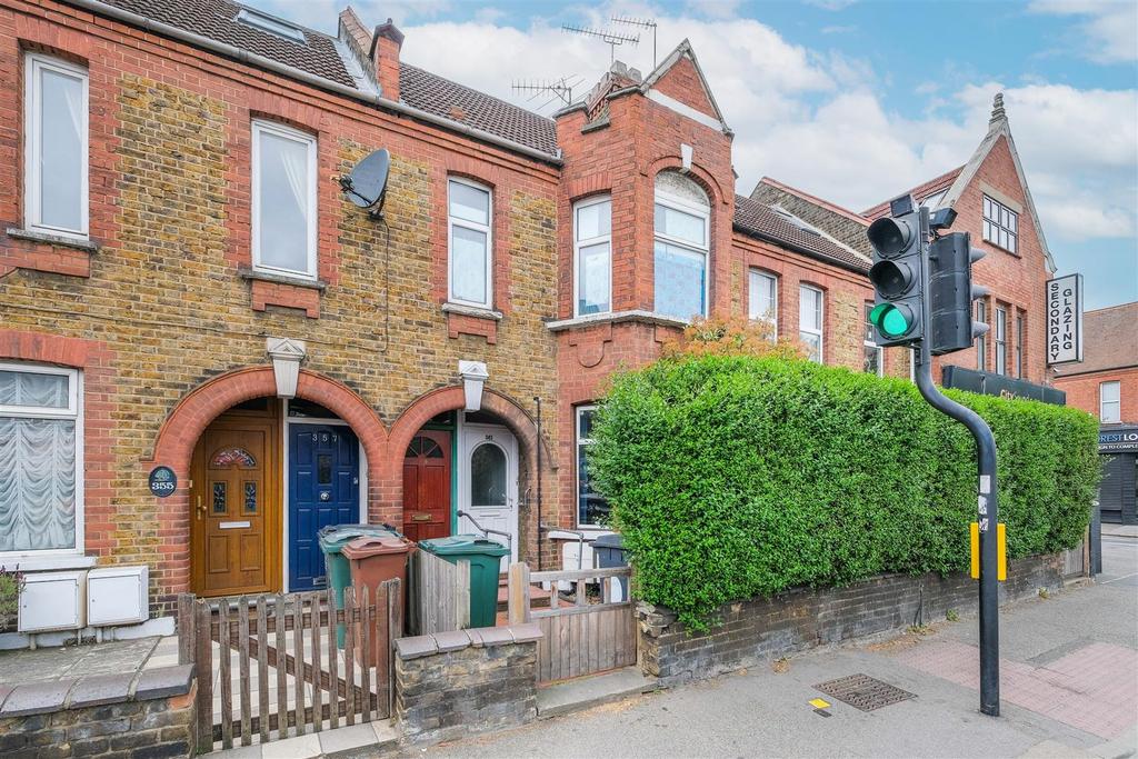 Chingford Road, Walthamstow 2 bed ground floor flat for sale £350,000