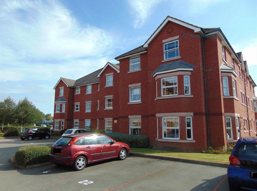 Westfield Drive, Aldridge 2 bed apartment £850 pcm (£196 pw)