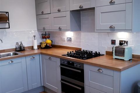 28 Gwartha Close, St Austell, PL25 3GF