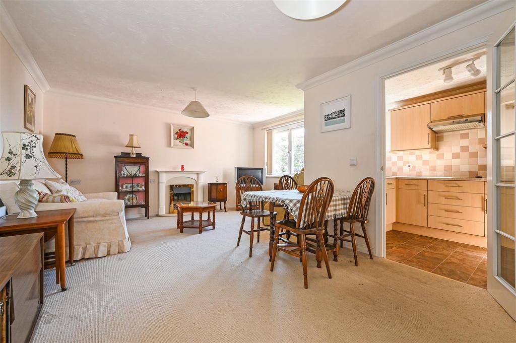 Sitting/Dining Room