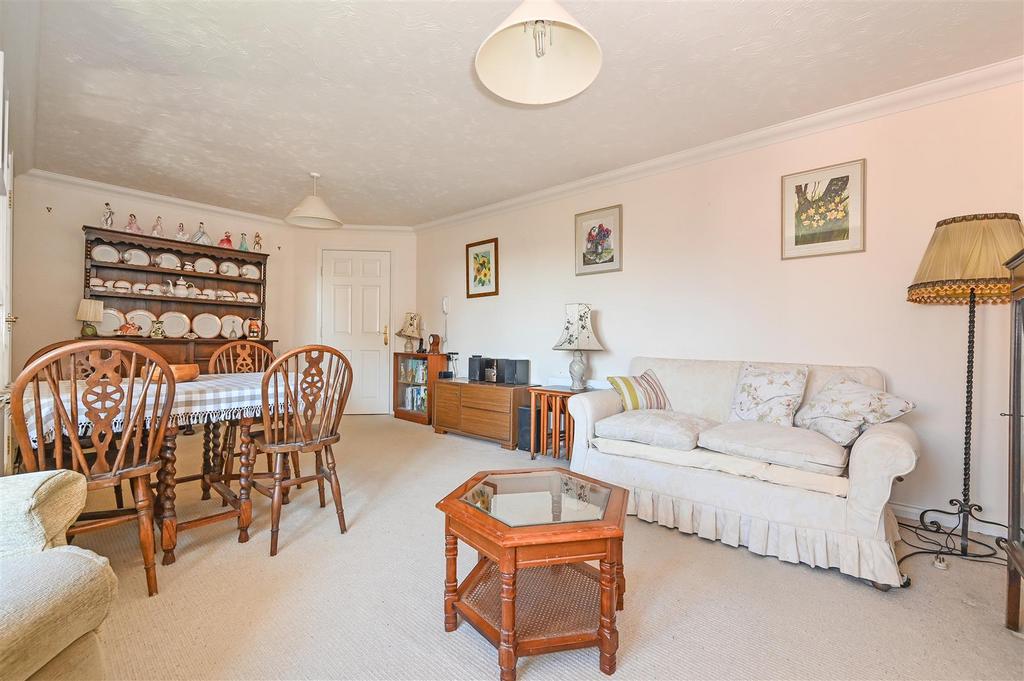 Sitting/Dining Room