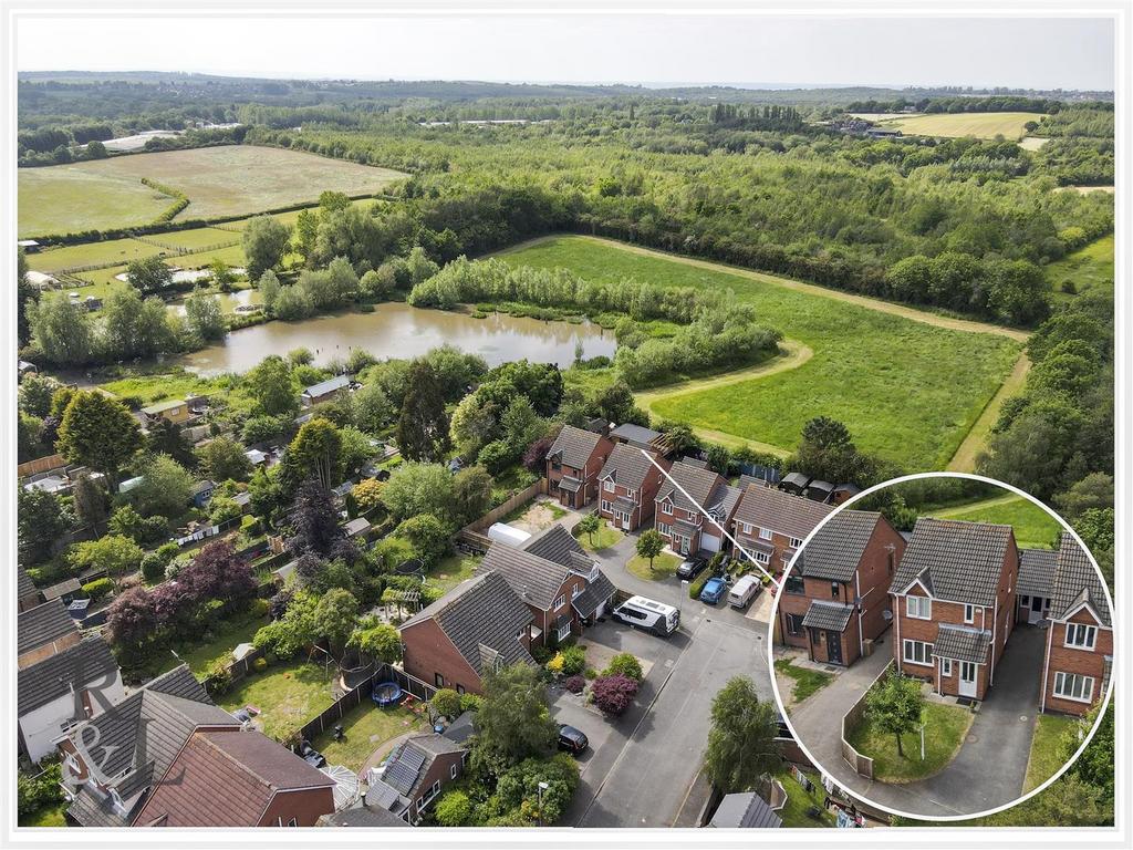 Harvest Grove, Moira, Swadlincote 3 bed detached house for sale £260,000