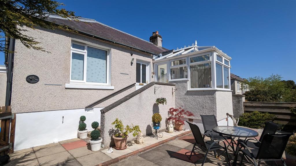 1 Lochside, Lairg, Sutherland IV27 4EG 4 bed semidetached house for