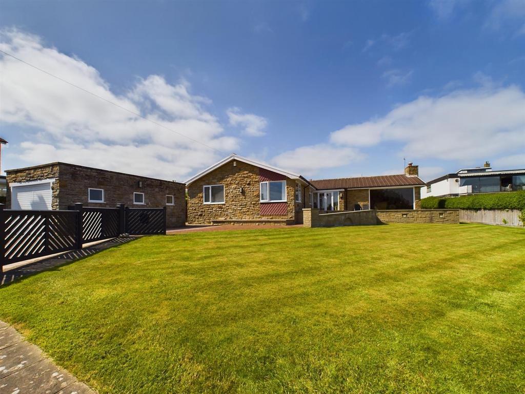 Scalby Mills Road, Scarborough 3 bed detached bungalow for sale £650,000