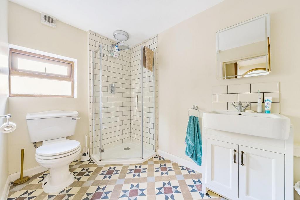 DOWNSTAIRS SHOWER ROOM.jpg