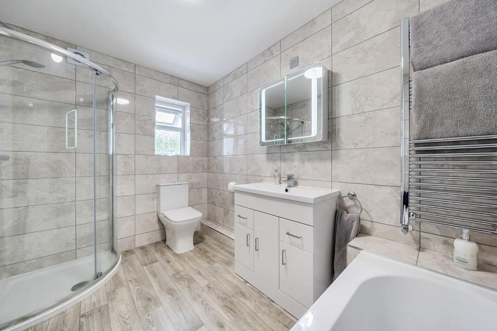 BATH & SHOWER ROOM.jpg