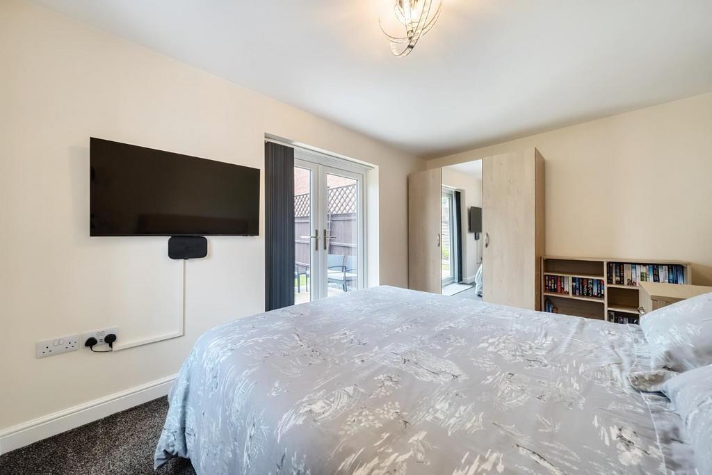 2nd view MASTER BEDROOM.jpg