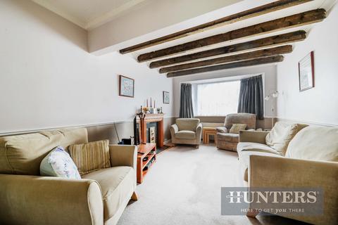 12 Hughenden Road, Worcester Park, KT4 8DD