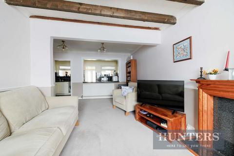 12 Hughenden Road, Worcester Park, KT4 8DD